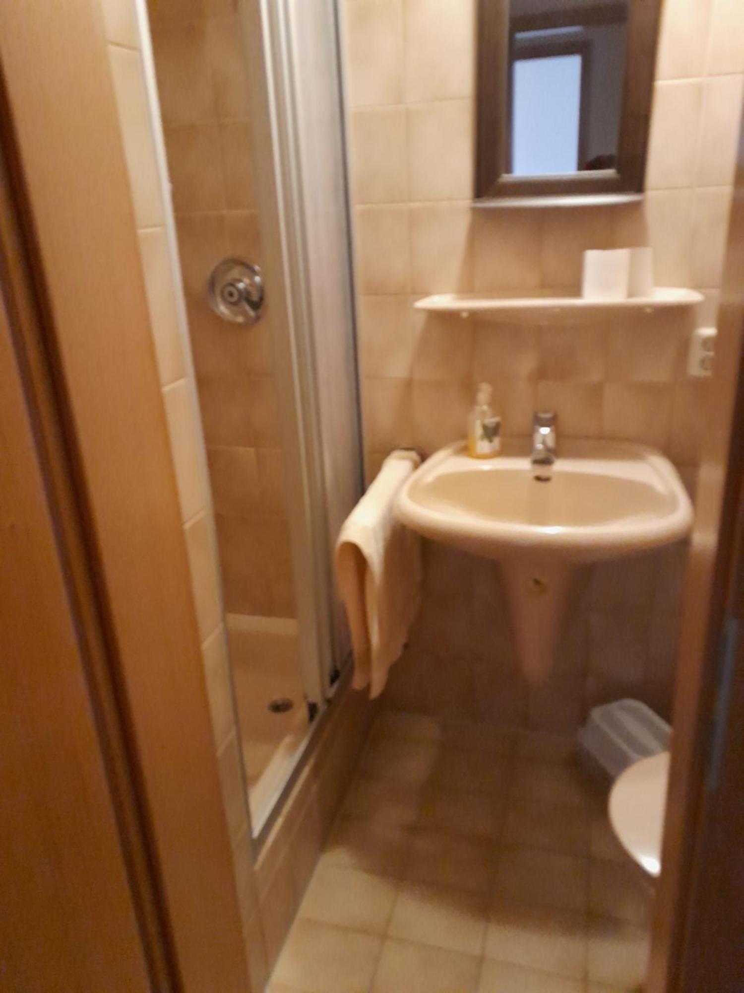 Apartment Mit Kueche Und Balkon Oder Terrasse, Ruhig Und Gut Erreichbar Piding Exteriör bild